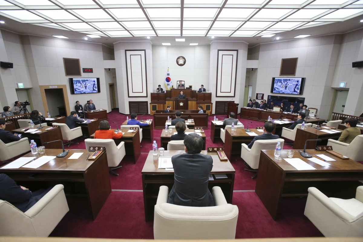 20191216-023[AP7U9687-제235회 정례회 제4차 본회의시 강승수 의원 구미 꽃동산공원 민간공원 조성사업 협약식 동의안 관련 반대토론.jpg