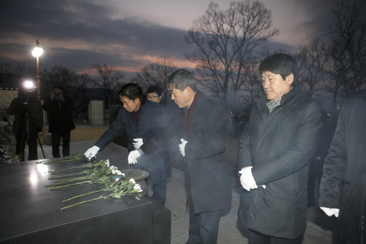 20200102-014[IMG_6537-충혼탑 참배.jpg