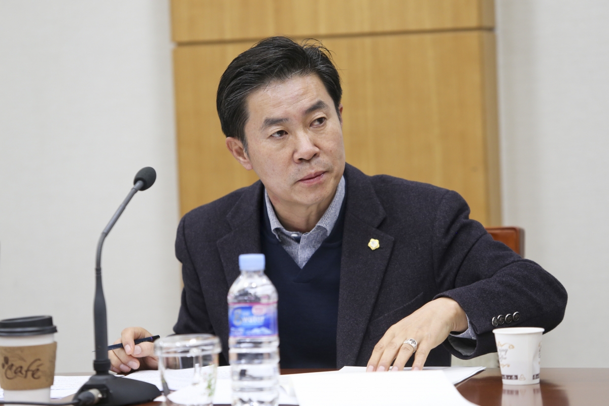 20200203-010[AP7U0936-제236회 임시회 기획행정위원회 조례안 심사활동.jpg