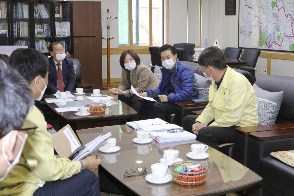 20200302-014[IMG_6891-구미시의회 의장단 및 상임위원장 간담회-코로나19 대응 현황 집행기관 설명.jpg