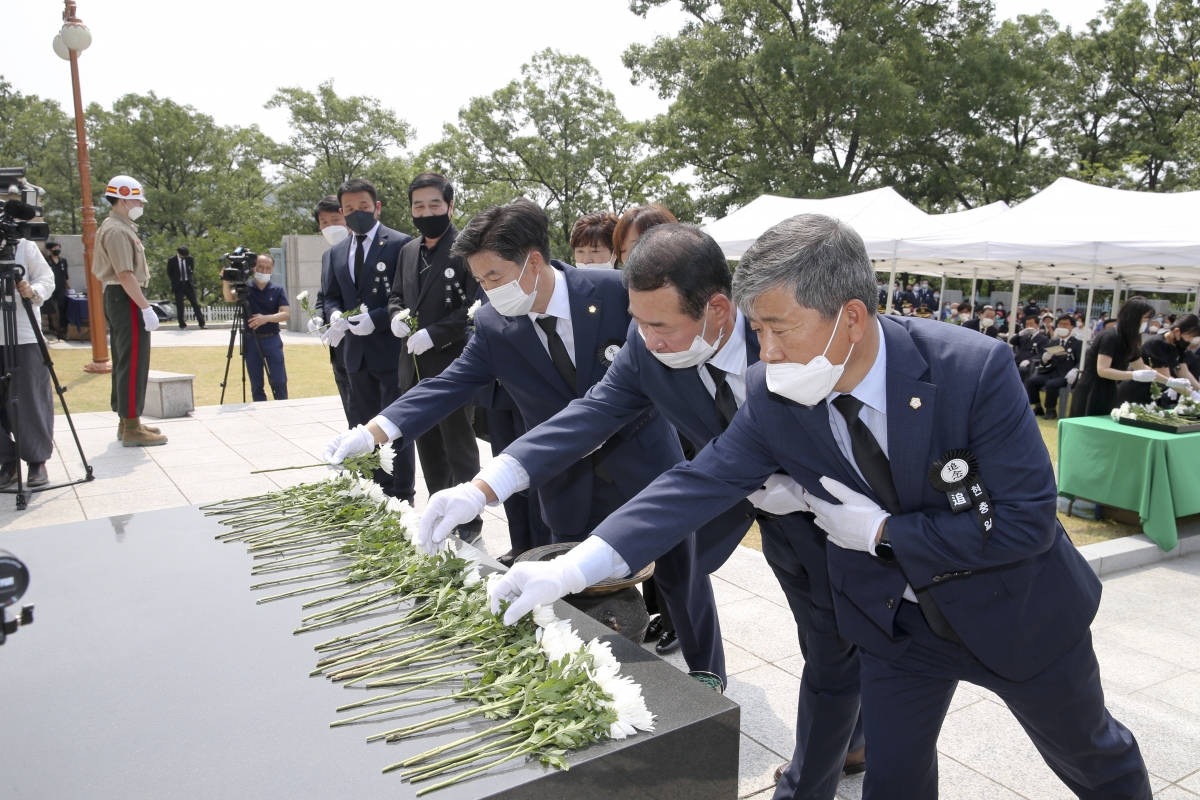 20200606-059[AP7U3892-제65회 현충일 추념식.jpg