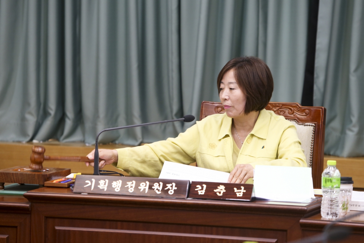 20200603-038[AP7U3530-제240회 구미시의회 제1차 정례회시 기획행정위원회 소관 행정사무감사 활동.jpg