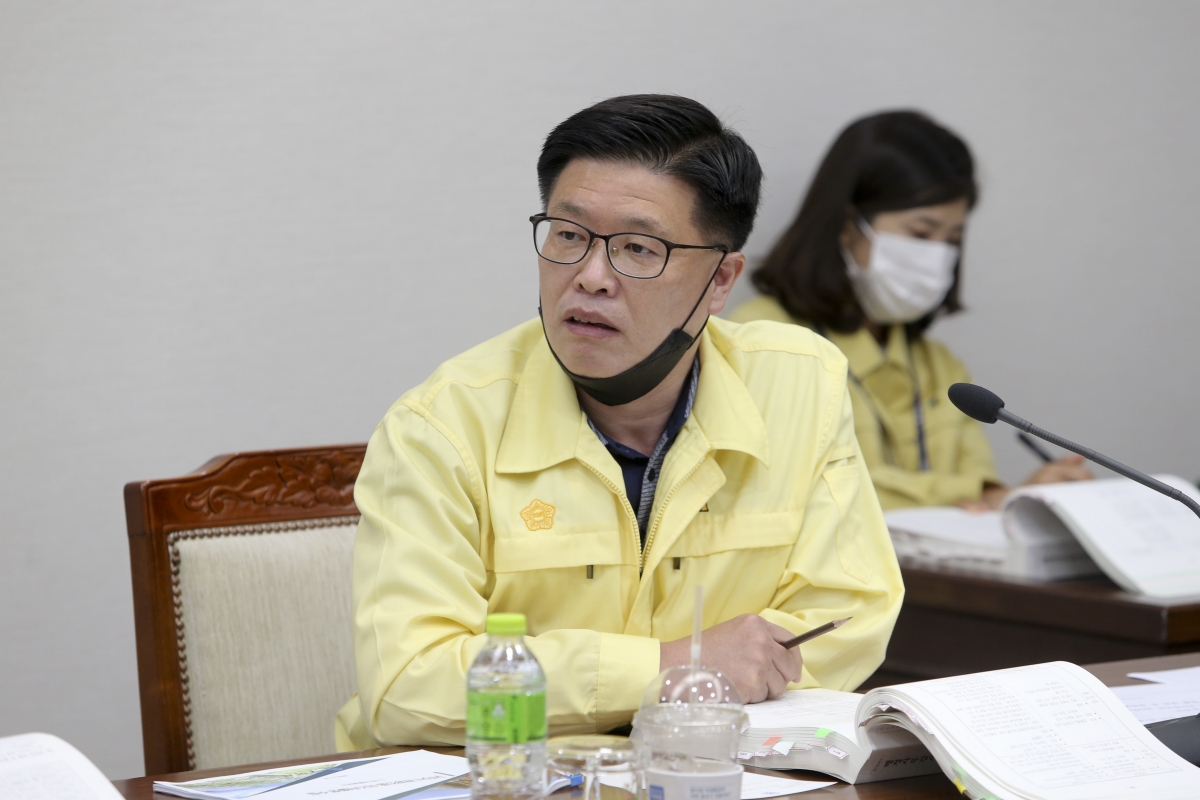 20200604-009[AP7U3680-제240회 구미시의회 제1차 정례회시 기획행정위원회 소관 행정사무감사 활동.jpg