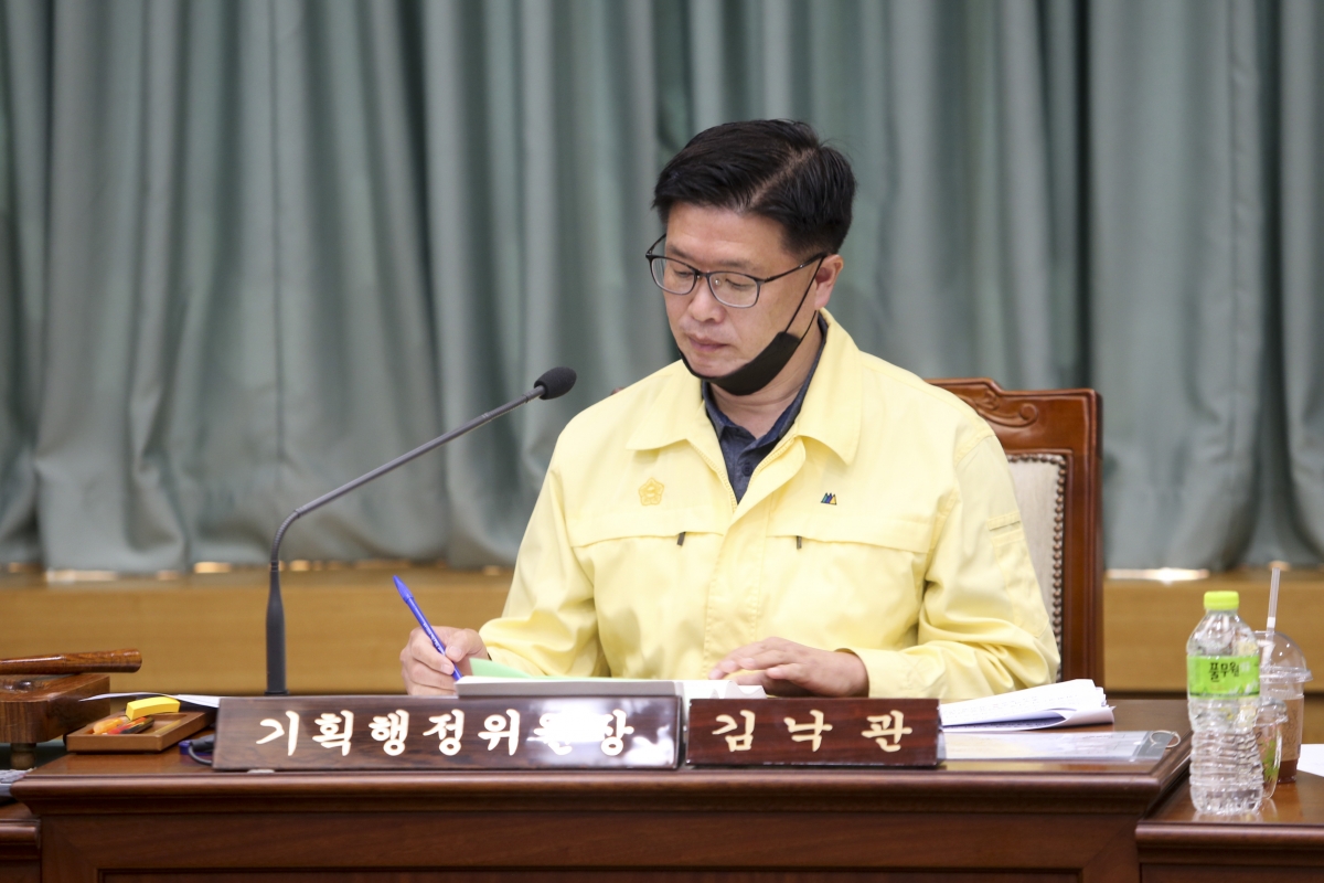 20200605-002[AP7U3746-제240회 구미시의회 제1차 정례회시 기획행정위원회 소관 행정사무감사 활동.jpg