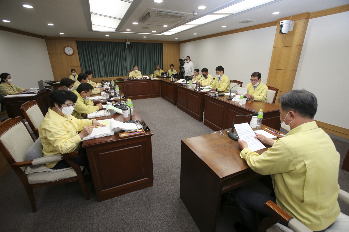 20200604-033[AP7U3597-제240회 구미시의회 제1차 정례회시 산업건설위원회 소관 행정사무감사 활동.jpg