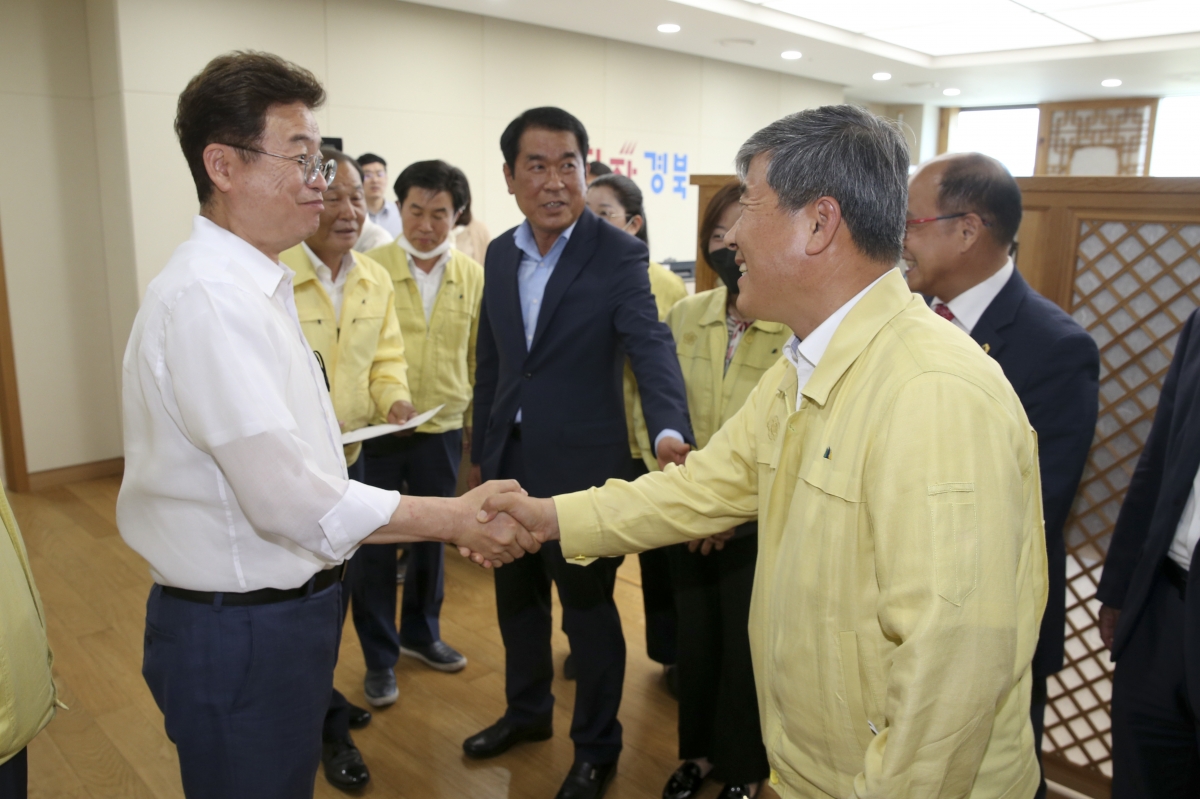 20200623-046[AP7U4952-통합신공항 최종이전지 선정 촉구 결의문 관련하여 경북도청 방문.jpg