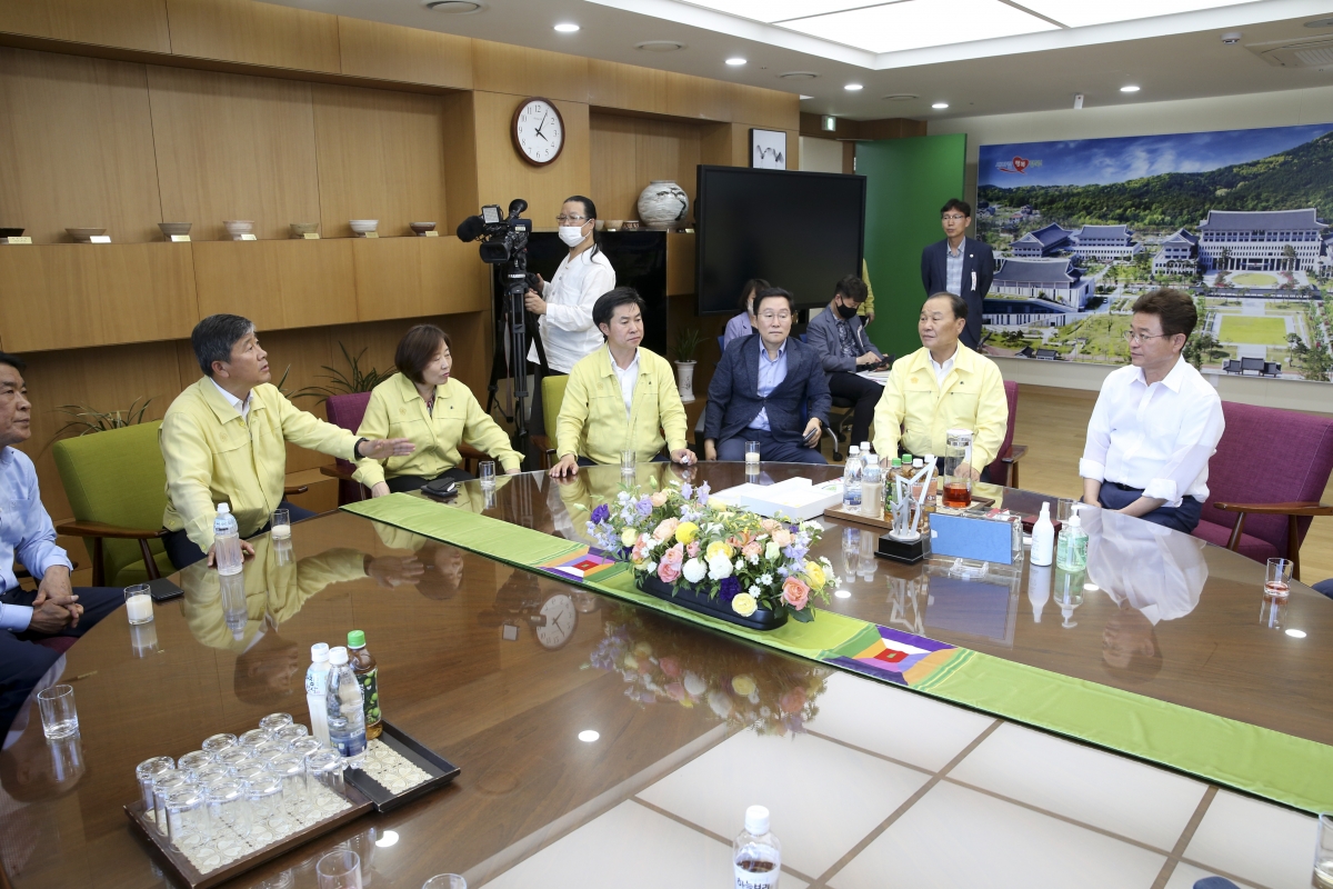 20200623-084[AP7U5047-통합신공항 최종이전지 선정 촉구 결의문 관련하여 경북도청 방문.jpg