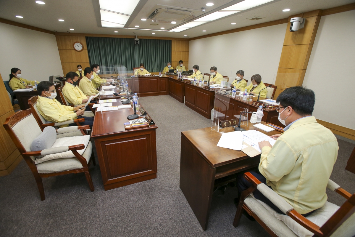 20200911-035[AP7U8822-제243회 임시회 산업건설위원회 조례안 심사할동.JPG