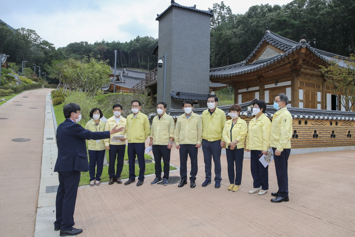 20200911-118[AP7U8951-제243회 임시회 기획행정위원회 구미성리학역사관 현장방문.JPG