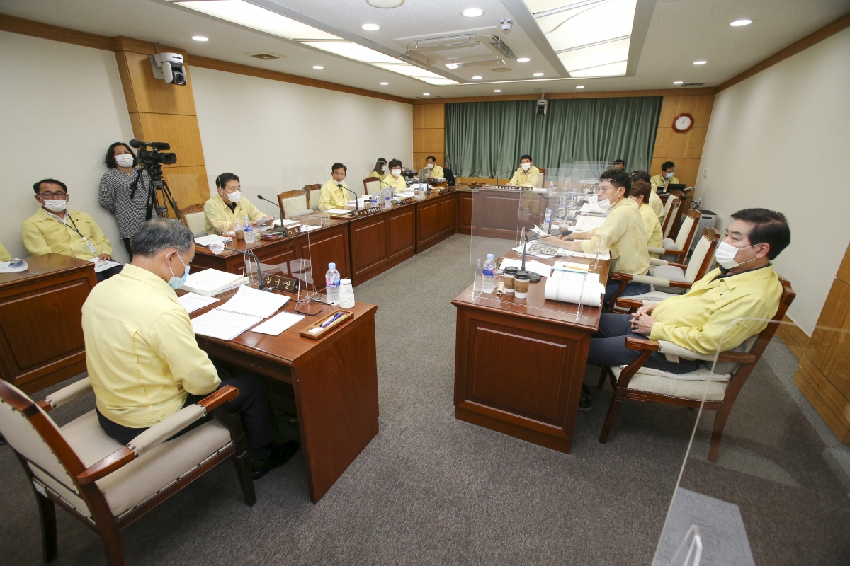 20200915-015[AP7U9310-제243회 임시회 기획행정위원회 소관 2020년도 제2회추가경정예산안 예비심사활동.JPG