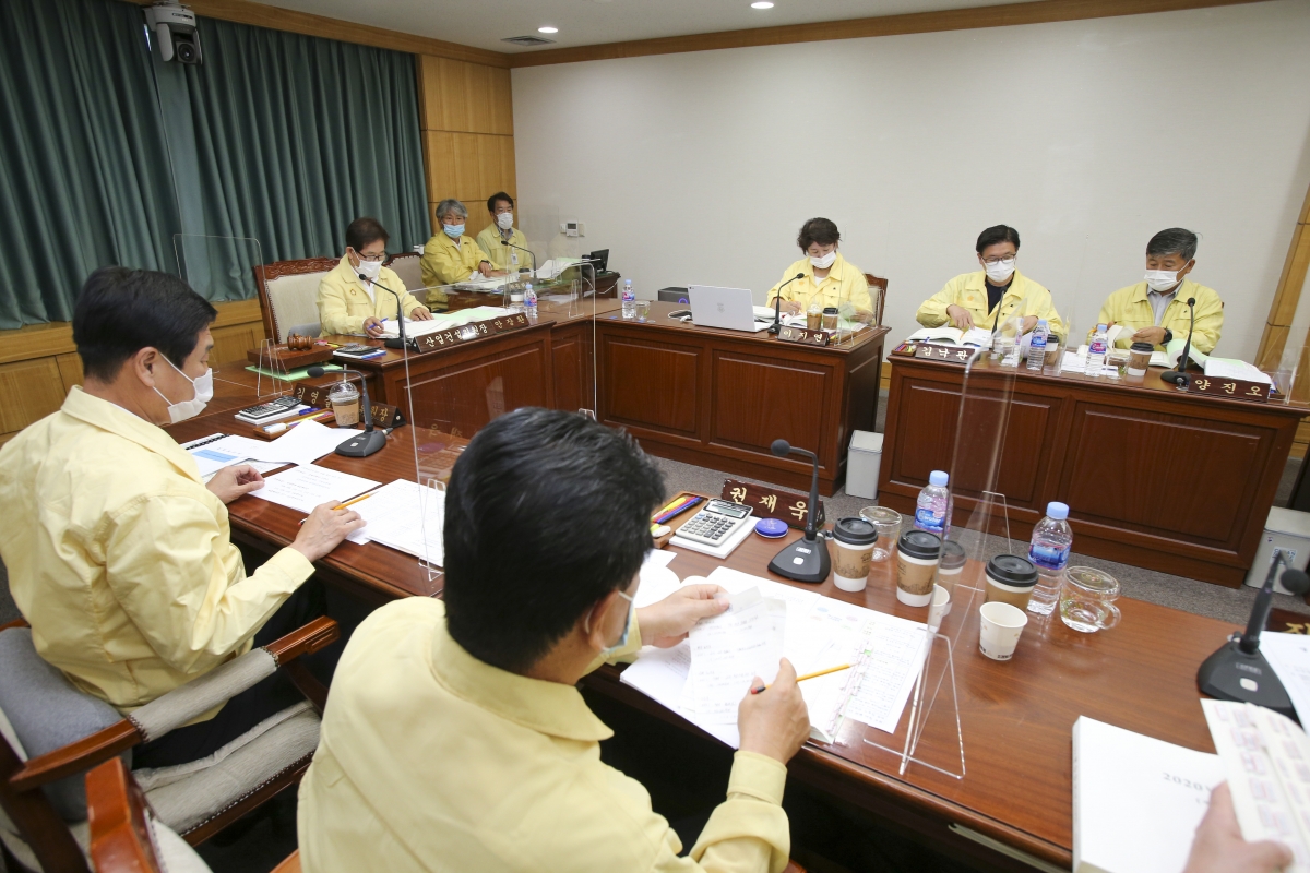 20200915-046[AP7U9346-제243회 임시회 산업건설위원회 소관 2020년도 제2회추가경정예산안 예비심사활동.JPG