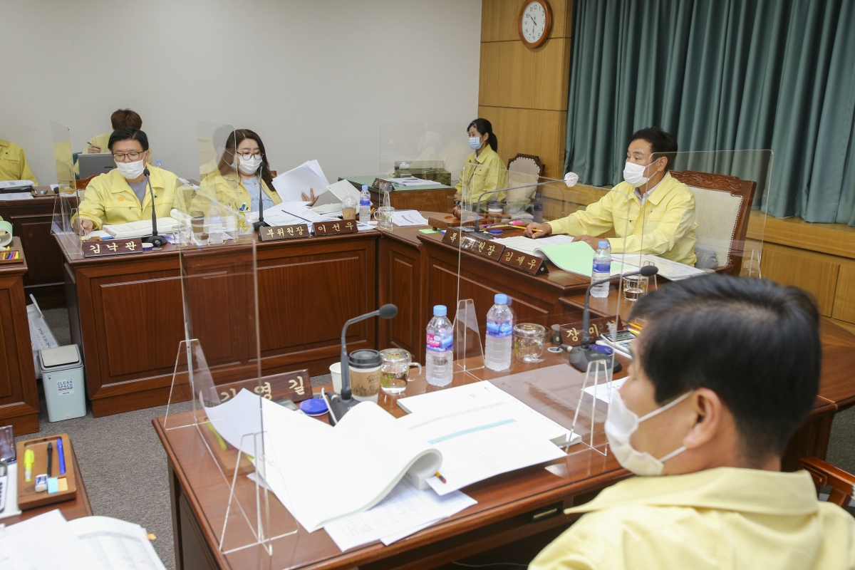 20200916-010[AP7U9513-제243회 임시회 예산결산특별위원회 소관 2020년도 제2회추가경정예산안 심사활동.JPG