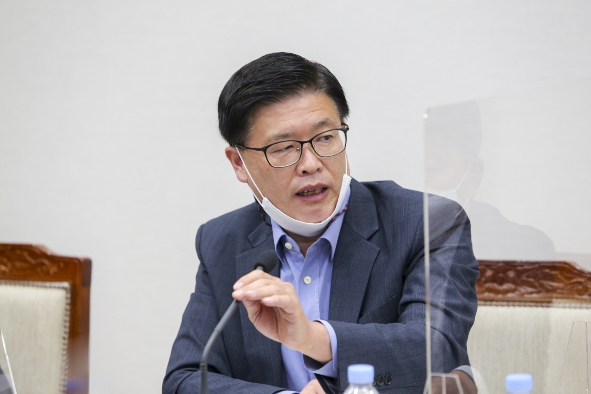 20201022-013[AP7U1158-제244회 임시회 산업건설위원회 소관 2021년도 주요업무계획보고 청취.JPG