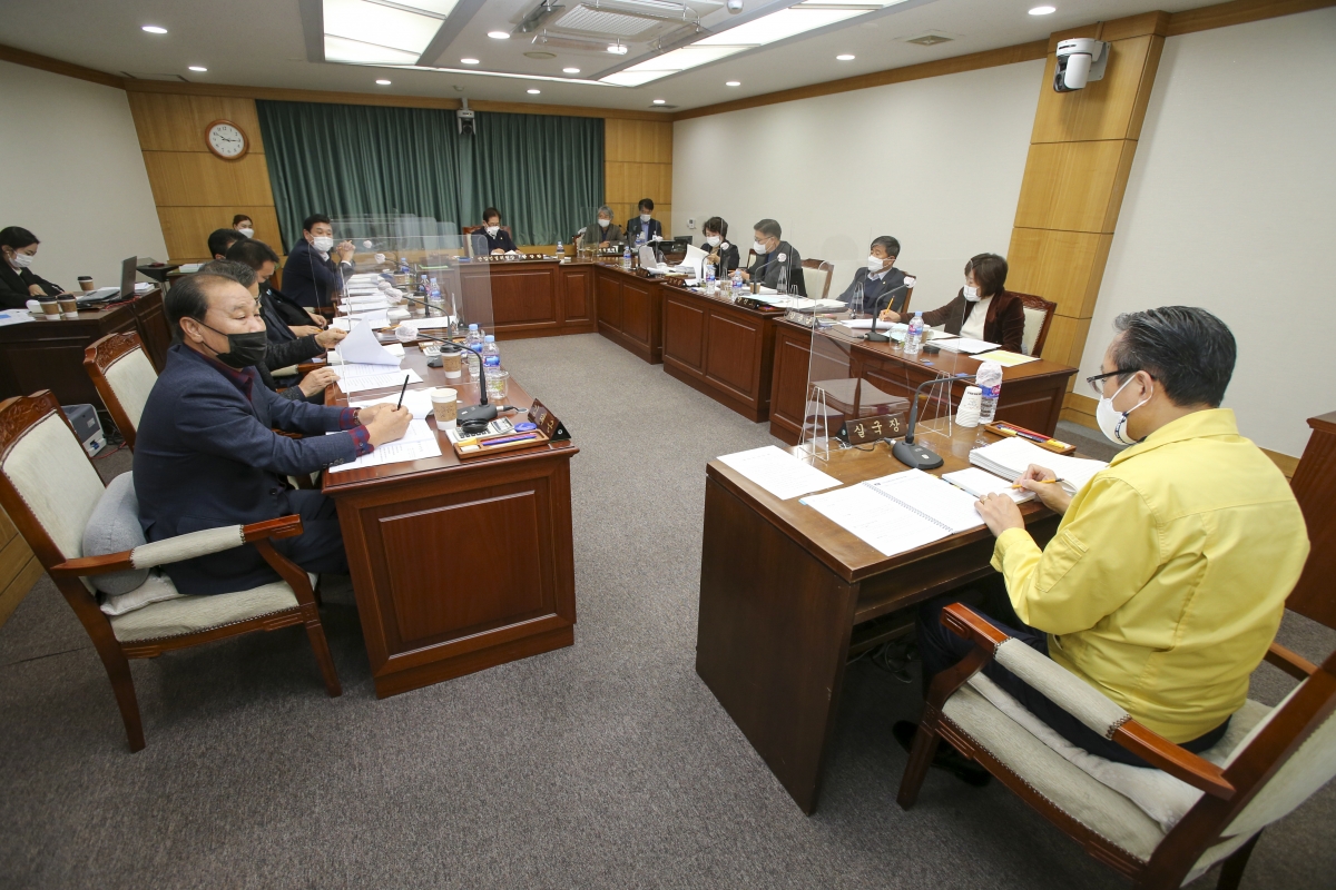 20201126-031[AP7U3613-제245회 정례회 산업건설위원회 조례안 심사활동.JPG