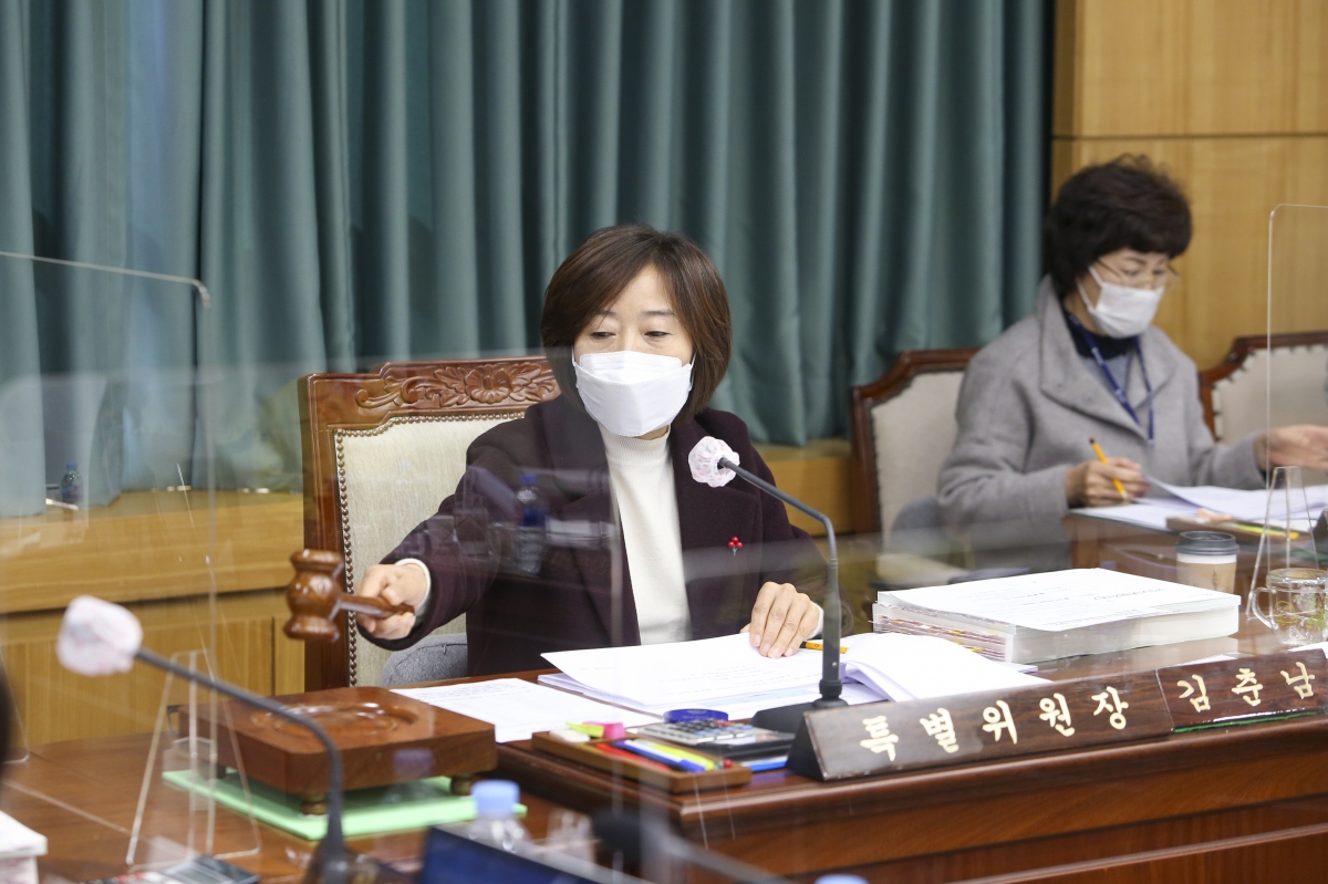 20201216-004[AP7U5217-제245회 정례회 예산결산특별위원회 2020년도 제3회추경예산안 및 기금운용계획안 심사활동.JPG