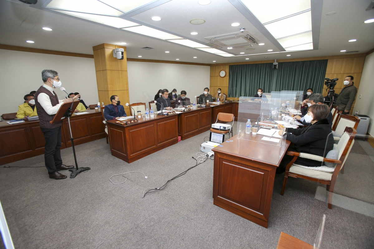20210203-022[AP7U7068-제246회 임시회 산업건설위원회 간담회 개최-홍경구 단국대학교 교수.jpg