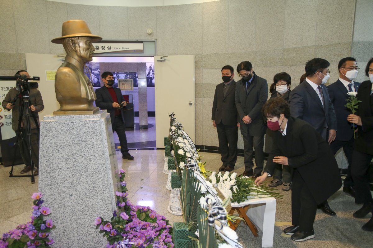 20210301-043[AP7U7614-3.1절 기념 왕산 허위 선생 추념.jpg