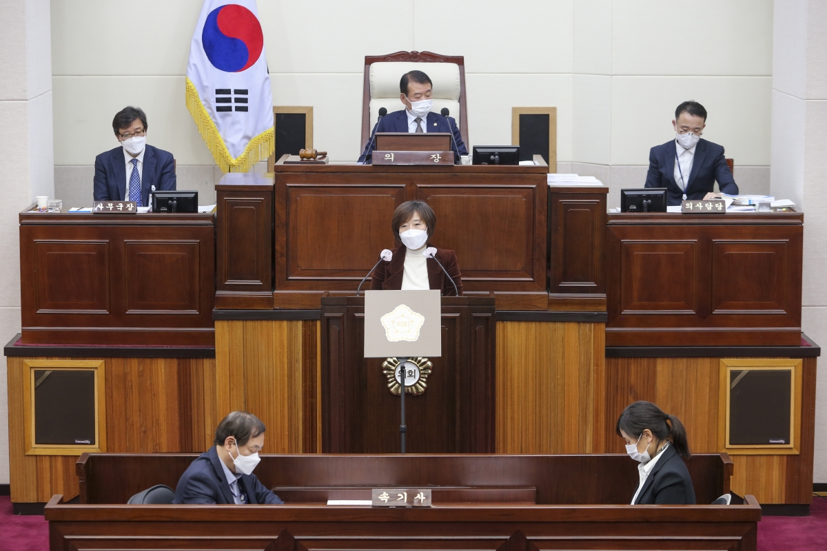 20210310-013[AP7U8563-제247회 임시회 제2차 본회의시 김춘남 의원 5분 자유발언.jpg