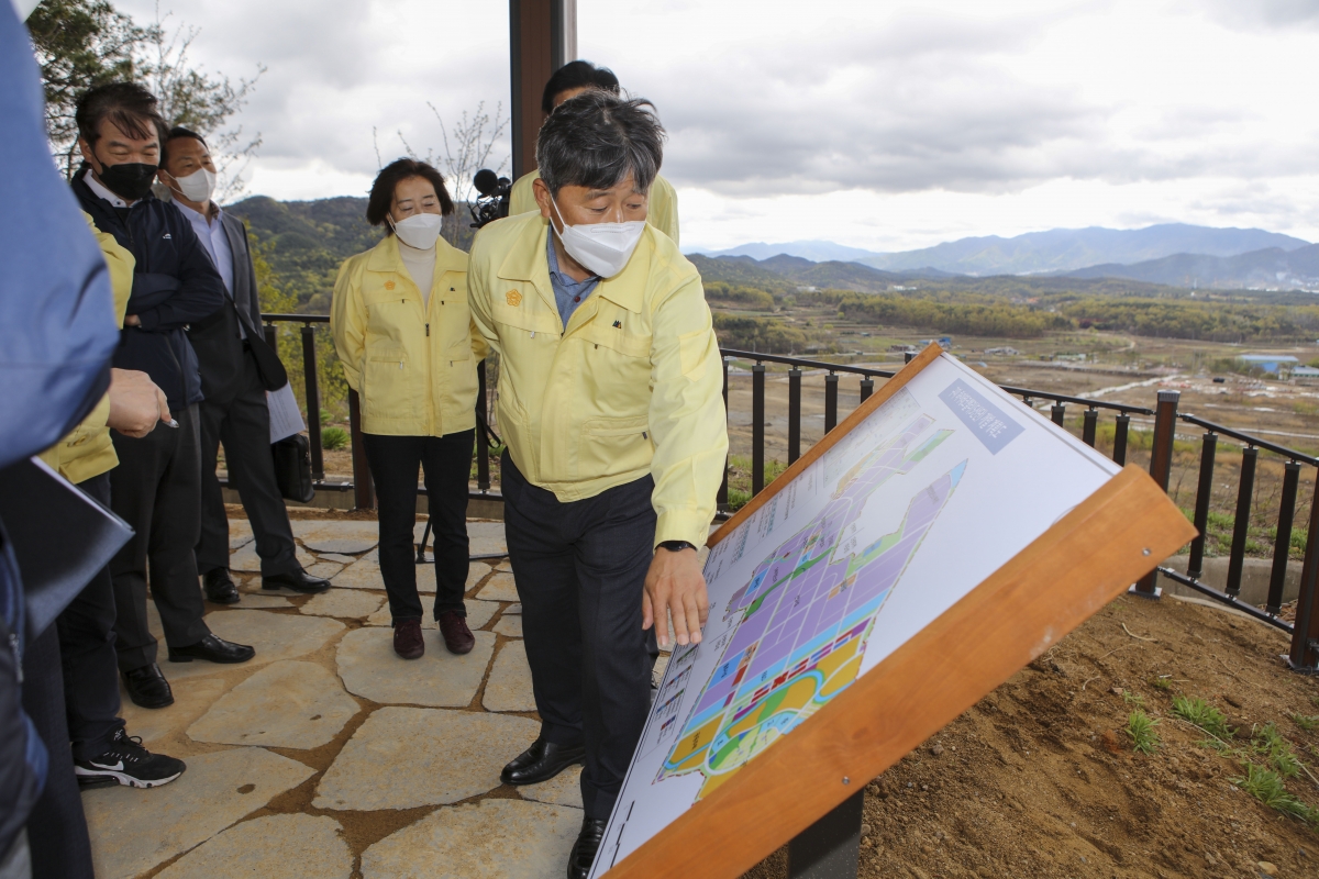 20210413-091[IMG_8096-제248회 임시회 산업건설위원회 국가5산업단지 조성사업 현장방문 활동.jpg