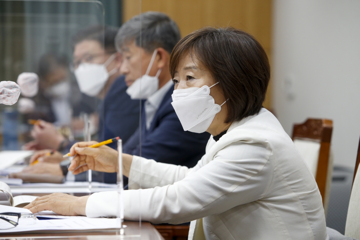 20210510-036[_P7U0242-제249회 임시회 산업건설위원회 조례안 심사활동.jpg