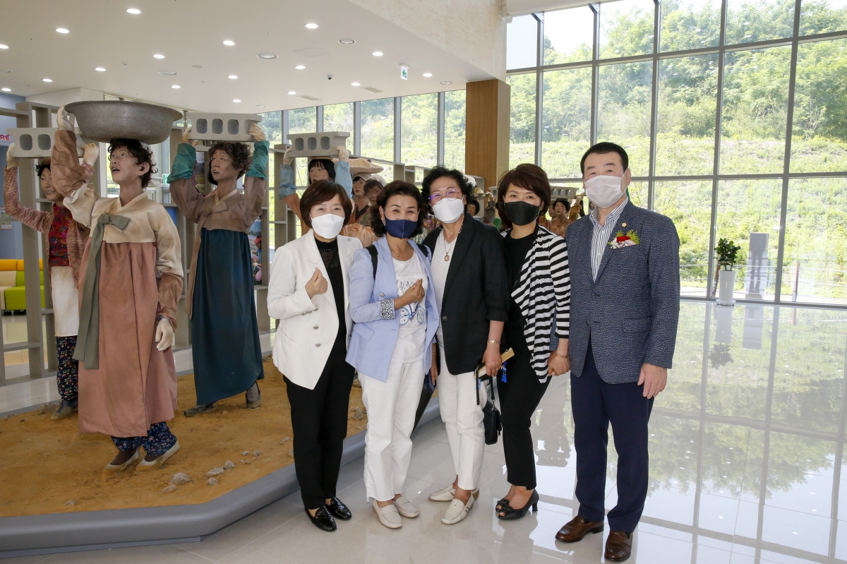 20210524-032[_IMG0179-새마을운동테마공원 전시관 개관식.jpg
