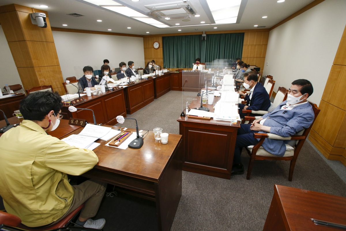 20210621-007[_P7U1629-제250회 정례회시 예산결산특별위원회 2021년도 제1회 추가경정예산안 및 기금운영계획변경안 심사활동.jpg