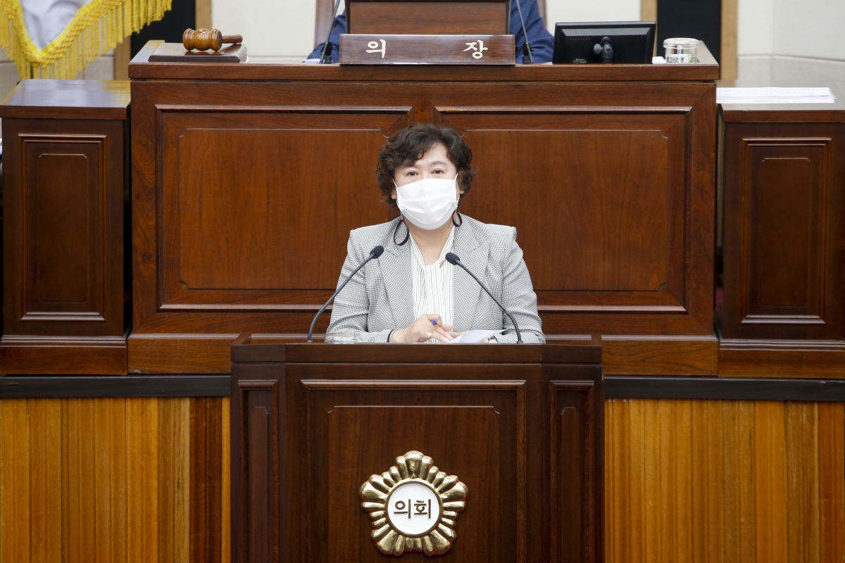 20210909-024[_P7U5071-제252회 임시회 제1차 본회의시 이지연 의회운영부위원장 낙동강통합물관리방안 관련 추진상황보고 요구안 제안설명.jpg