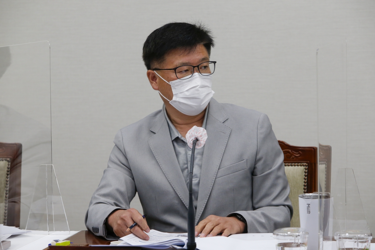 20210910-041[_P7U5246-제252회 임시회 산업건설위원회 조례안 심사활동.jpg