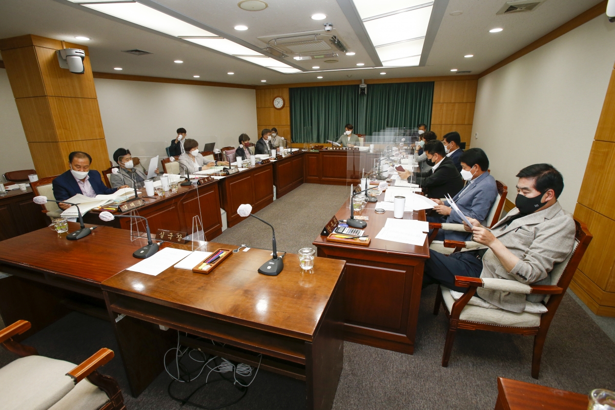 20210914-003[_P7U5458-제252회 임시회 예산결산특별위원회 2021년도 제2회 추가경정예산안 심사활동.jpg