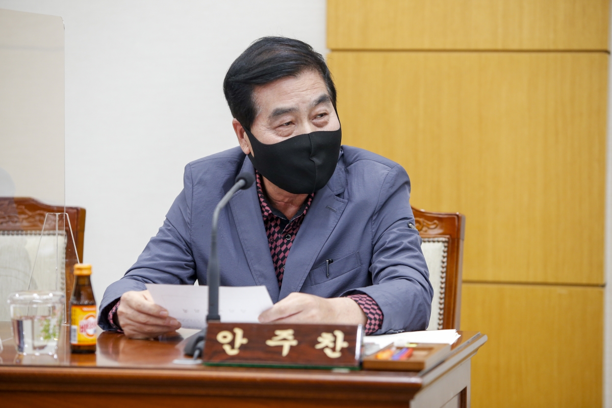 20211027-008[_P7U9142-제253회 임시회시 의회운영위원회 소관 2022년도 주요업무계획안 심사활동.jpg