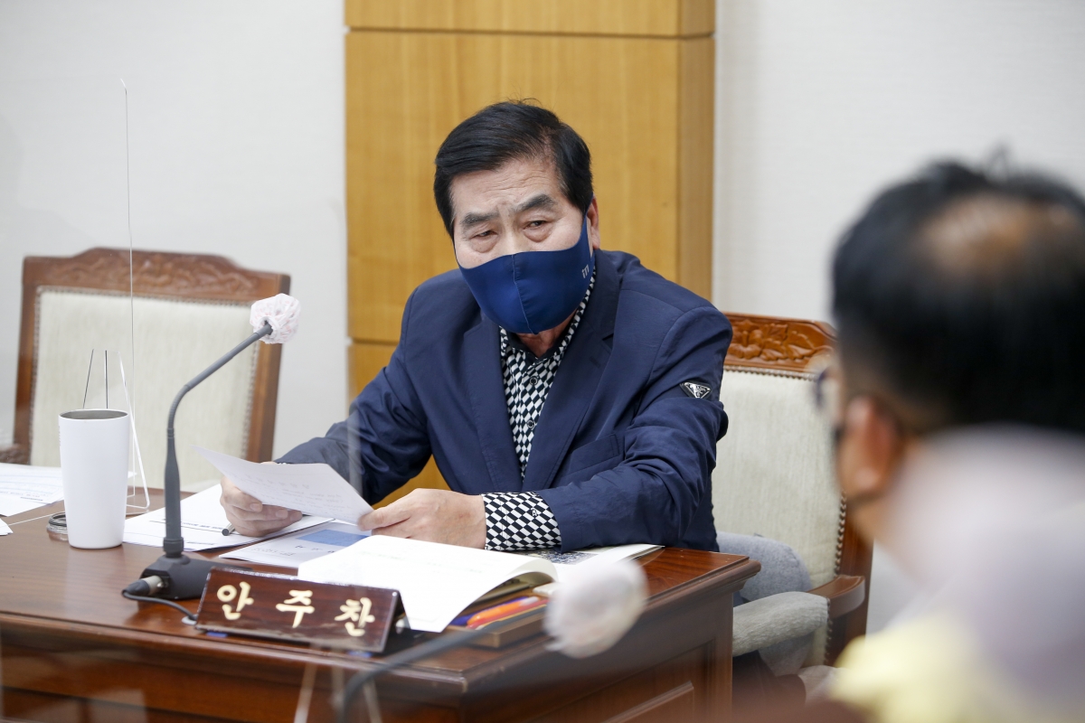 20211025-007[_P7U8904-제253회 임시회시 기획행정위원회 조례안 심사활동.jpg