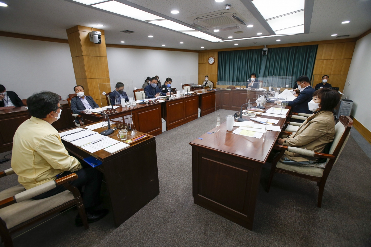 20211025-009[_P7U8884-제253회 임시회시 산업건설위원회 조례안 심사활동.jpg