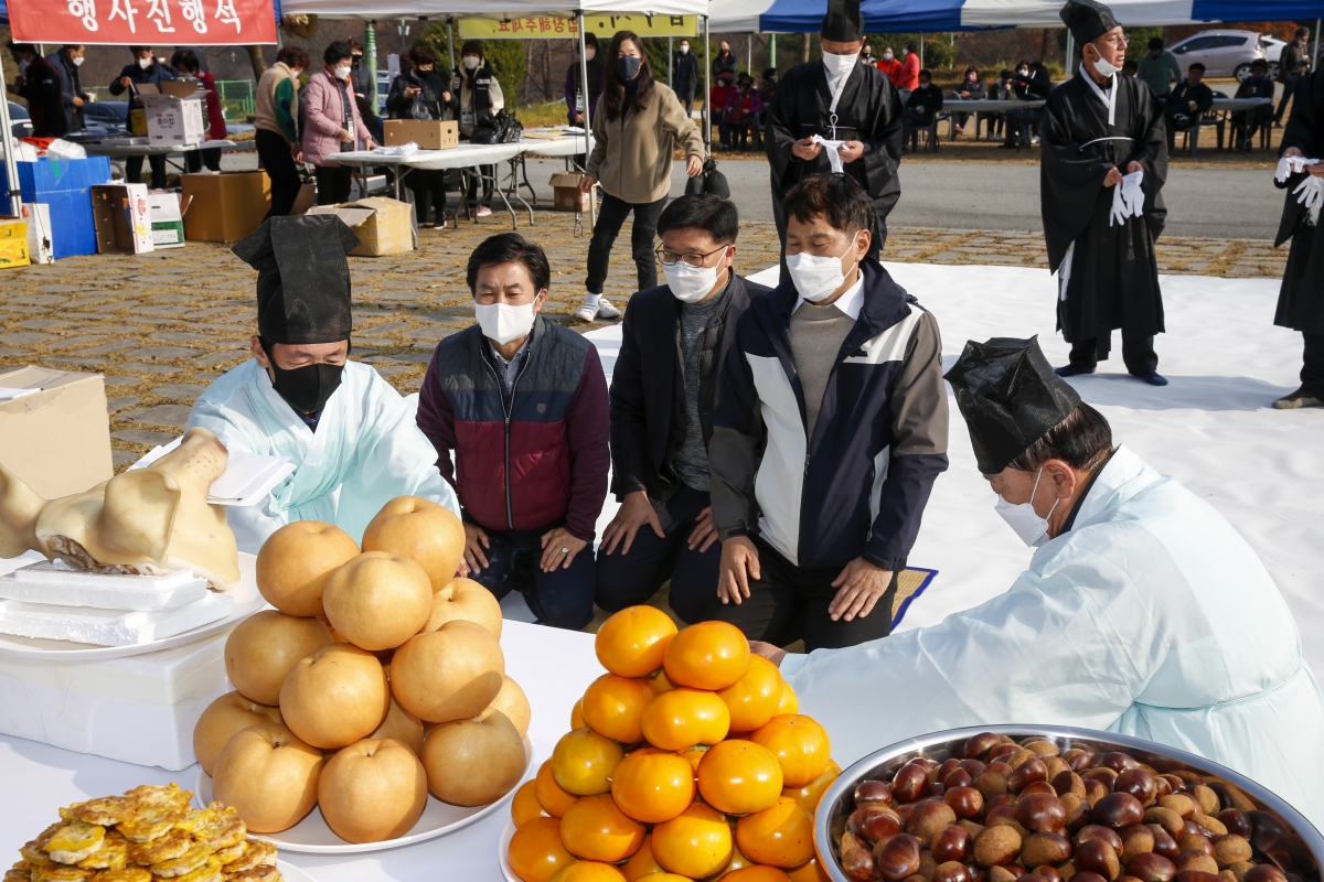 20211120-024[_P7U1115-제37회 구미시산악연맹 산신제.jpg