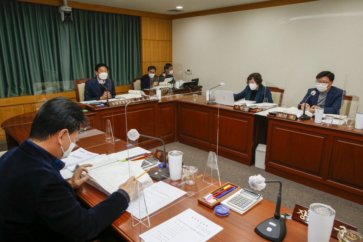 20211129-041[_P7U1586-제253회 정례회시 산업건설위원회 소관 2022년도 예산안 예비심사활동.jpg