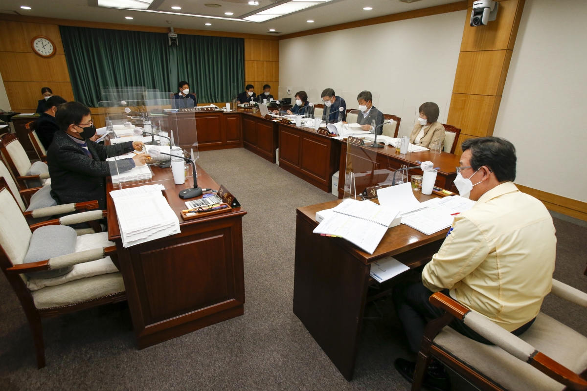 20211129-038[_P7U1677-제253회 정례회시 산업건설위원회 소관 2022년도 예산안 예비심사활동.jpg