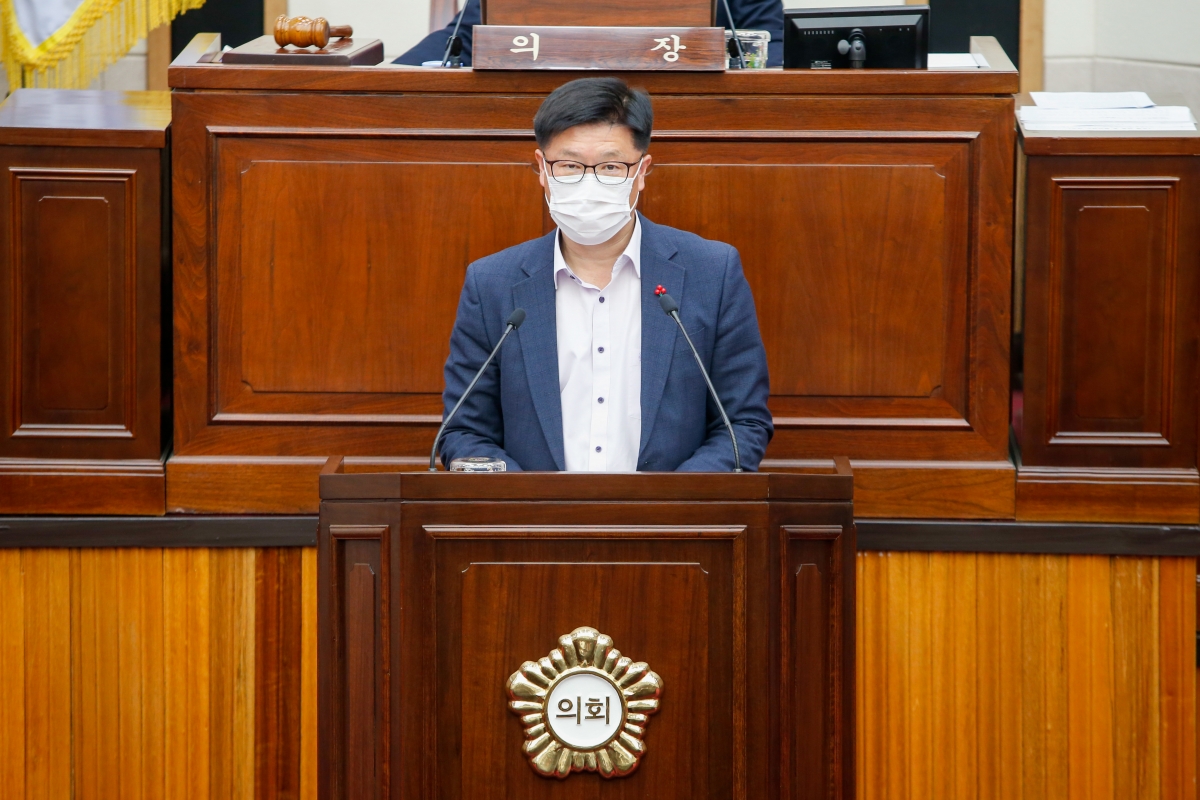 20211217-036[_P7U3682-제254회 정례회 제3차 본회의시 김낙관 의원 행정사무조사 발의 제안설명.jpg