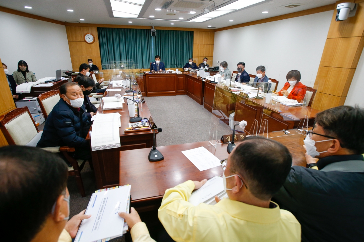 20211214-016[_P7U3279-제254회 정례회시 산업건설위원회 2021년도 제3회 추가경정예산안 예비심사 활동 .jpg