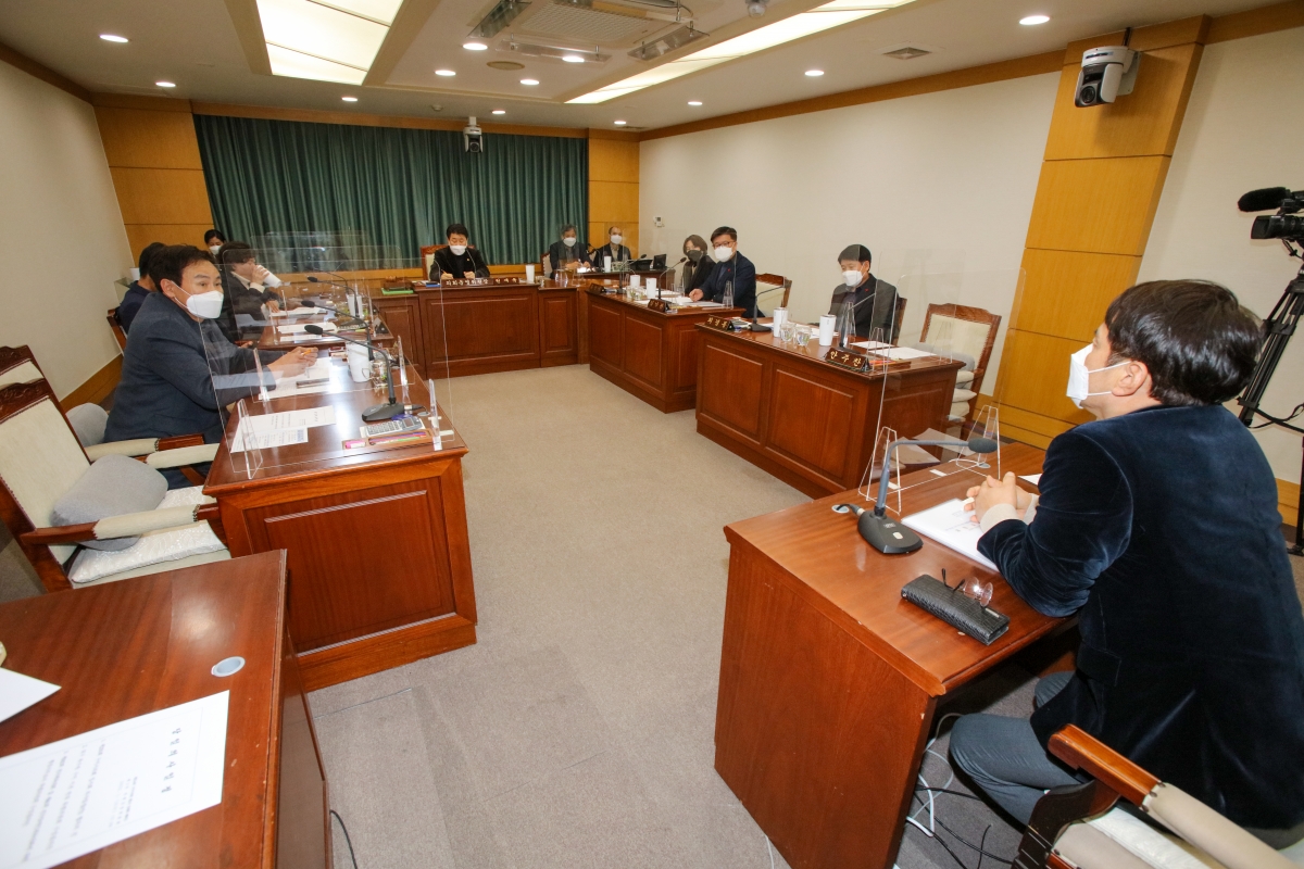 20220112-015[IMG_0490-폐회중 의회운영위원회 활동.jpg