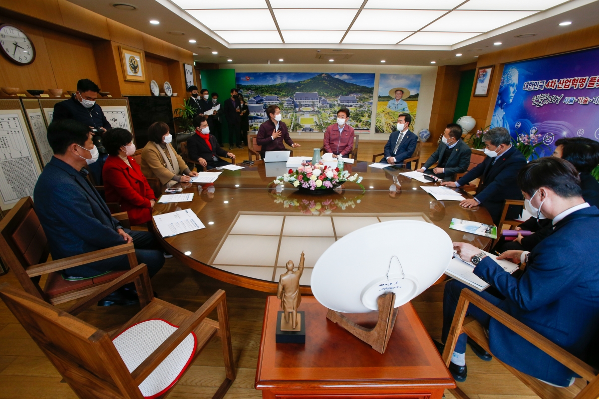 20220214-002[_P7U7102-폐회중 대구취수원구미이전반대특별위원회 이철우 경북도지사 방문.jpg