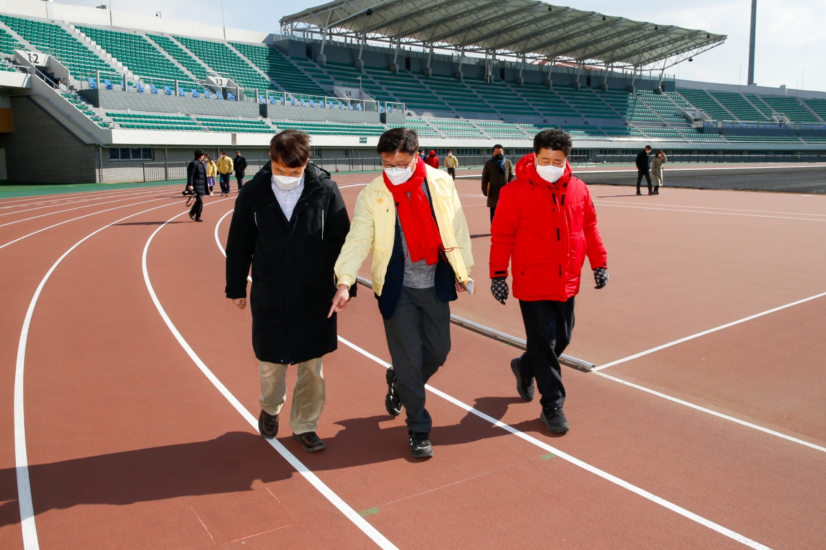 20220216-044[_P7U7498-전국체전 행정사무조사특별위원회 시민운동장 현장방문활동.jpg
