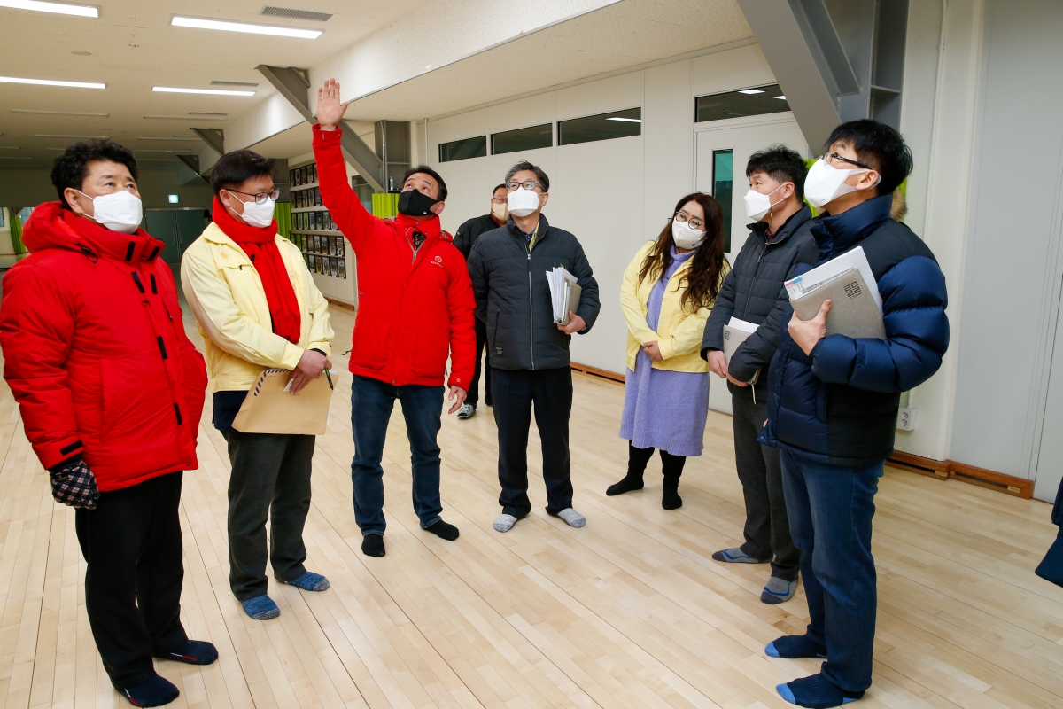 20220216-036[_P7U7482-전국체전 행정사무조사특별위원회 시민운동장내 검도장 현장방문활동.jpg