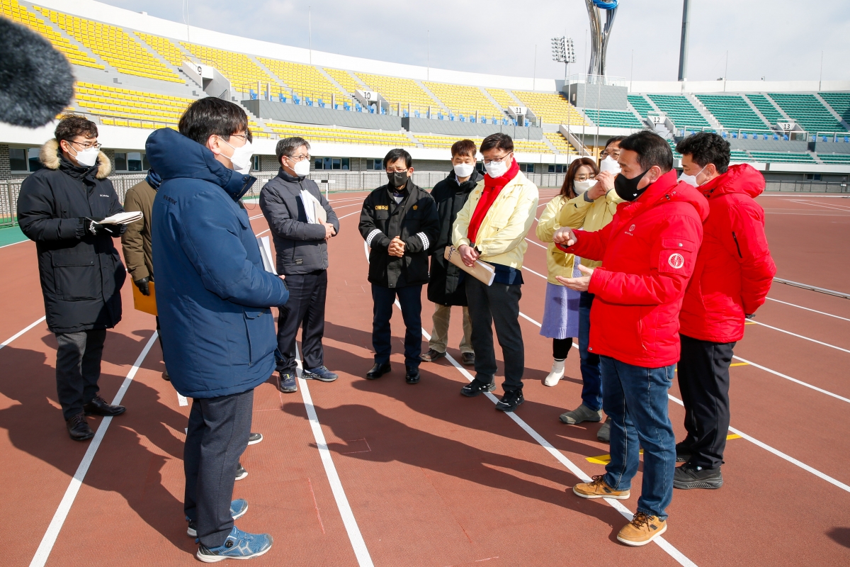 20220216-056[_P7U7556-전국체전 행정사무조사특별위원회 시민운동장 현장방문활동.jpg