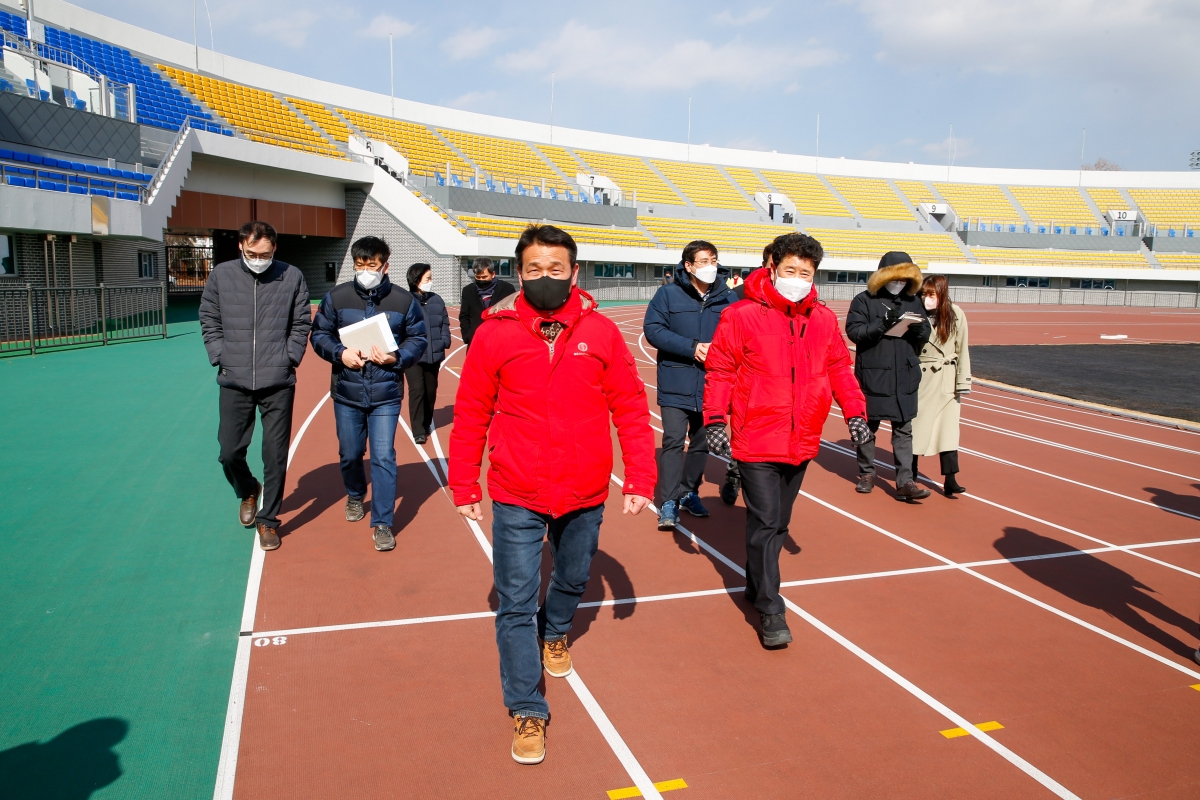 20220216-061[_P7U7570-전국체전 행정사무조사특별위원회 시민운동장 현장방문활동.jpg