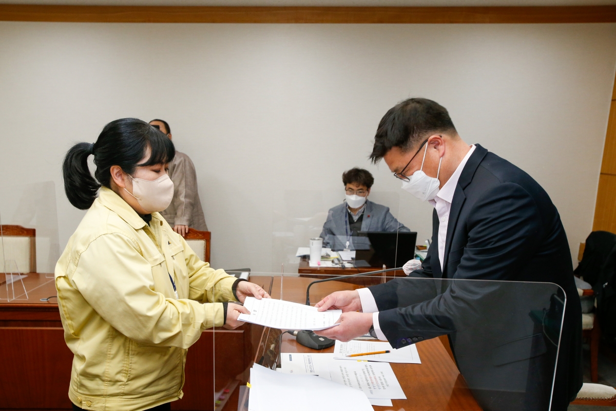 20220224-022[_P7U8246-제255회 임시회 폐회중 제4차 행정사무조사특별위원회 활동.jpg
