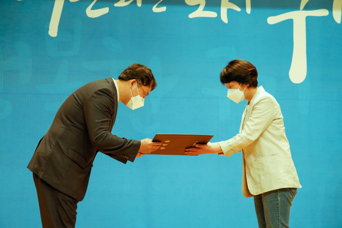 20220603-140[_P7U1080-제8회 전국동시지방선거 당선증 교부식.JPG