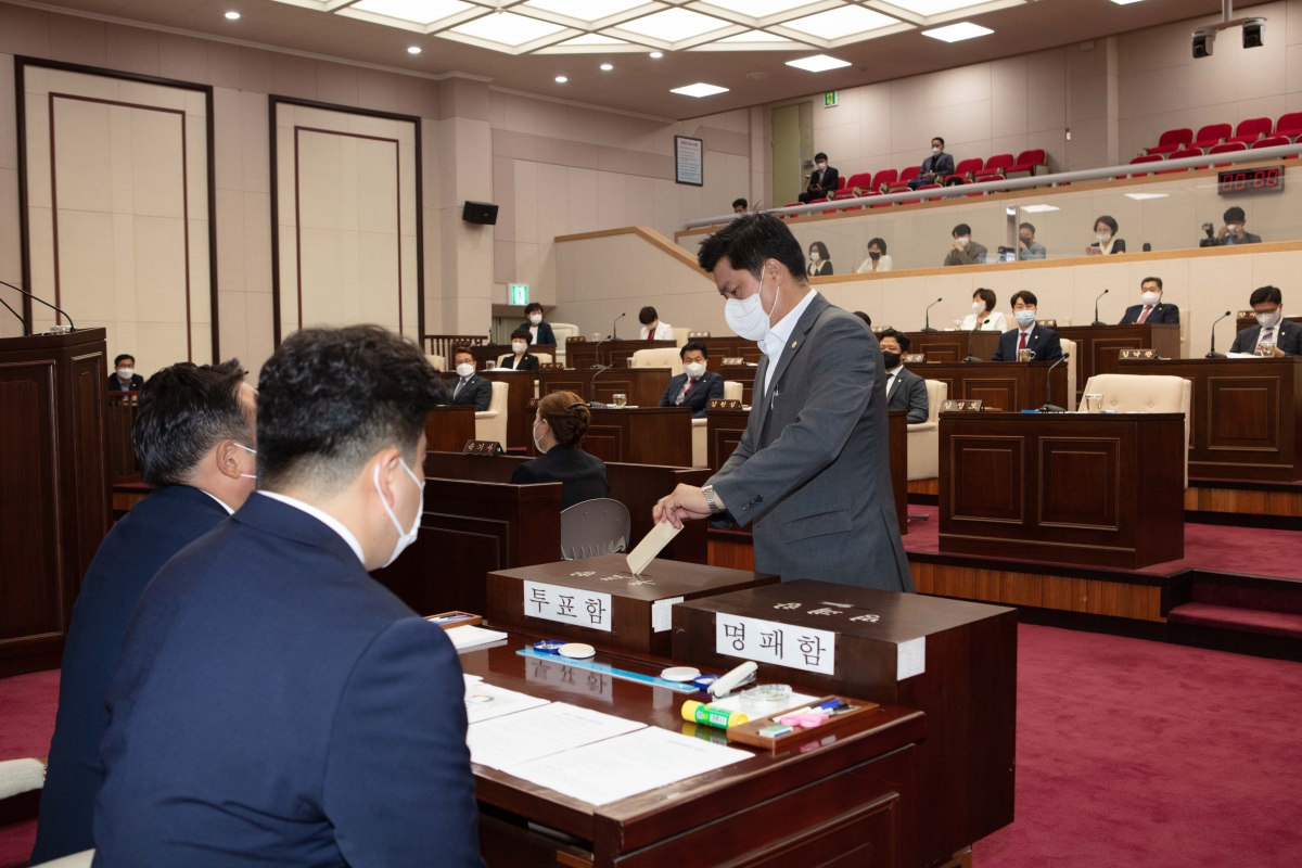 20220701-027[IMG_1346-제259회 임시회 제1차 본회의시 의장선거.JPG