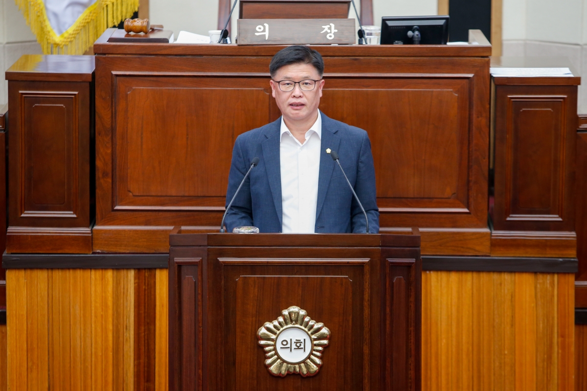 20220712-010[_P7U4093-제260회 임시회 제1차 본회의시 김낙관 의원 5분 자유발언.JPG