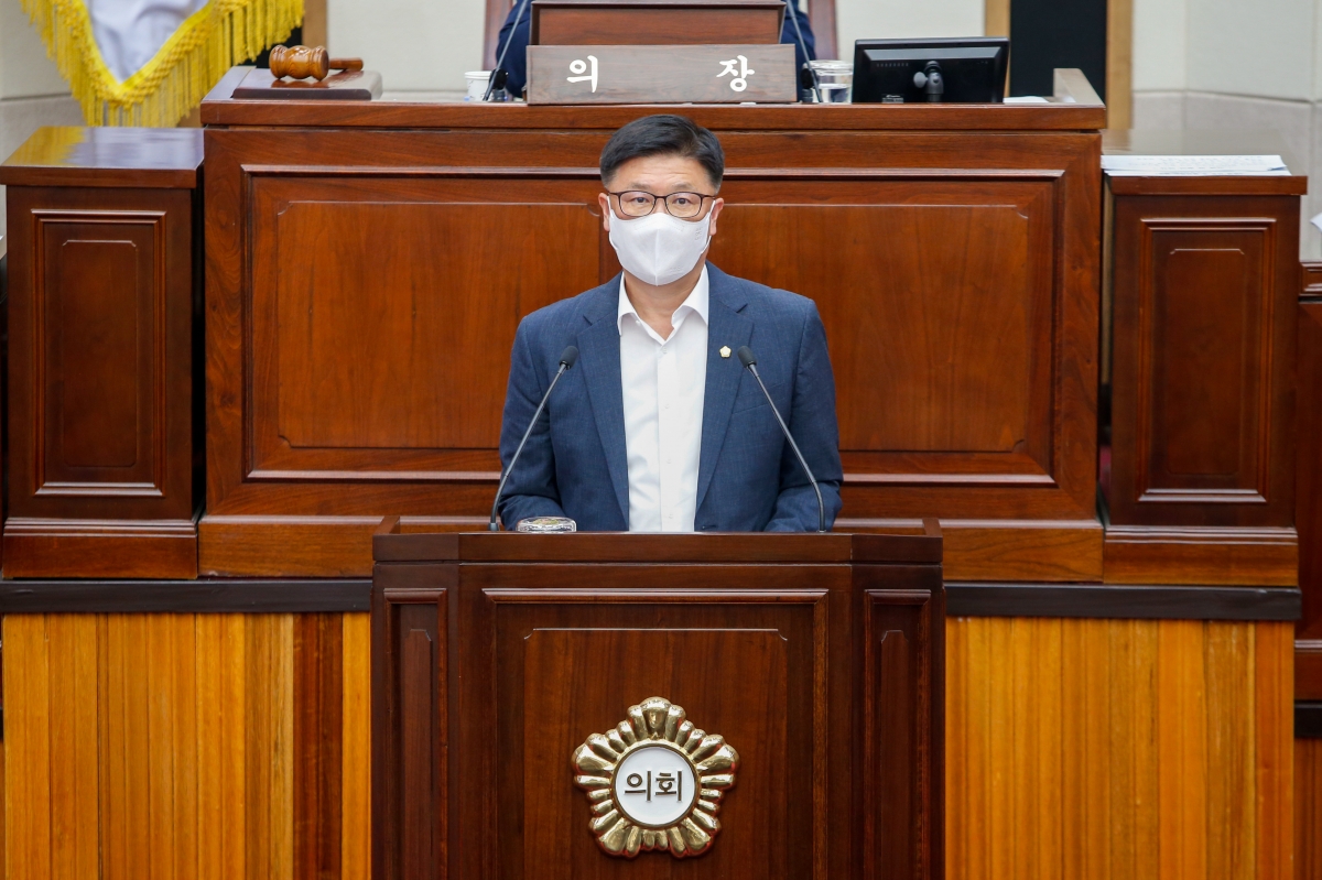 20220712-004[_P7U3991-제260회 임시회 제1차 본회의시 김낙관 의원 5분 자유발언.JPG