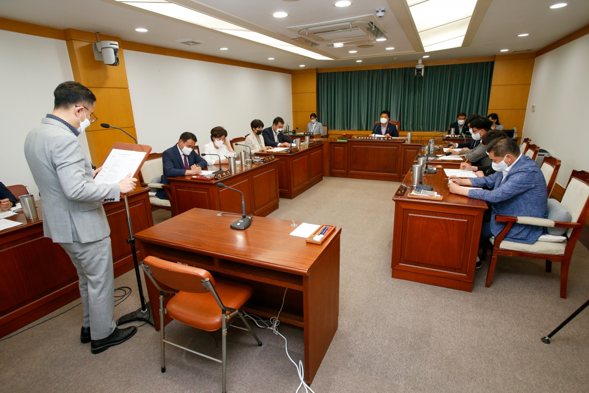 20220705-082[_P7U2925-제259회 임시회시 제1차 의회운영위원회 제260회 임시회 회기의 건 활동.JPG