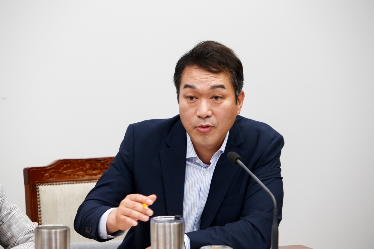 20220713-034[_P7U4273-제260회 임시회시 의회운영위원회 소관 2022년도 주요업무 보고의 건 활동.JPG